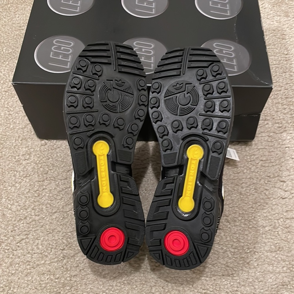 ADIDAS ZX 8000 X LEGO® black SHOES big kids size 4 brand new with box - Picture 6 of 8